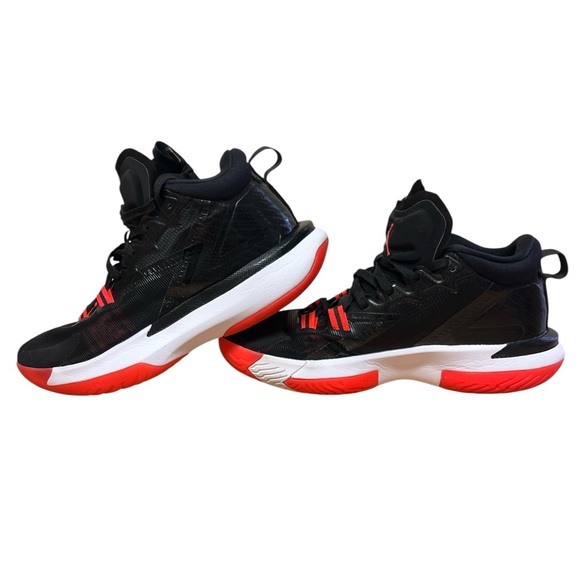 🟡Jordan Men's Zion 1 "Bloodline" Basketball Shoes Size 10 - Picture 5 of 7